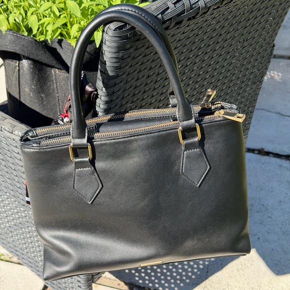 ALDO Black Quilted Shoulder Bag with Floral Scarf - Picture 8 of 14